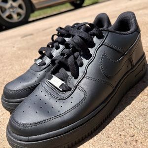 black nike air forces